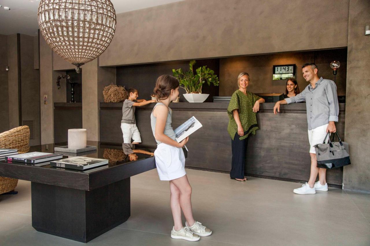 Hotel Ines Cattolica Extérieur photo