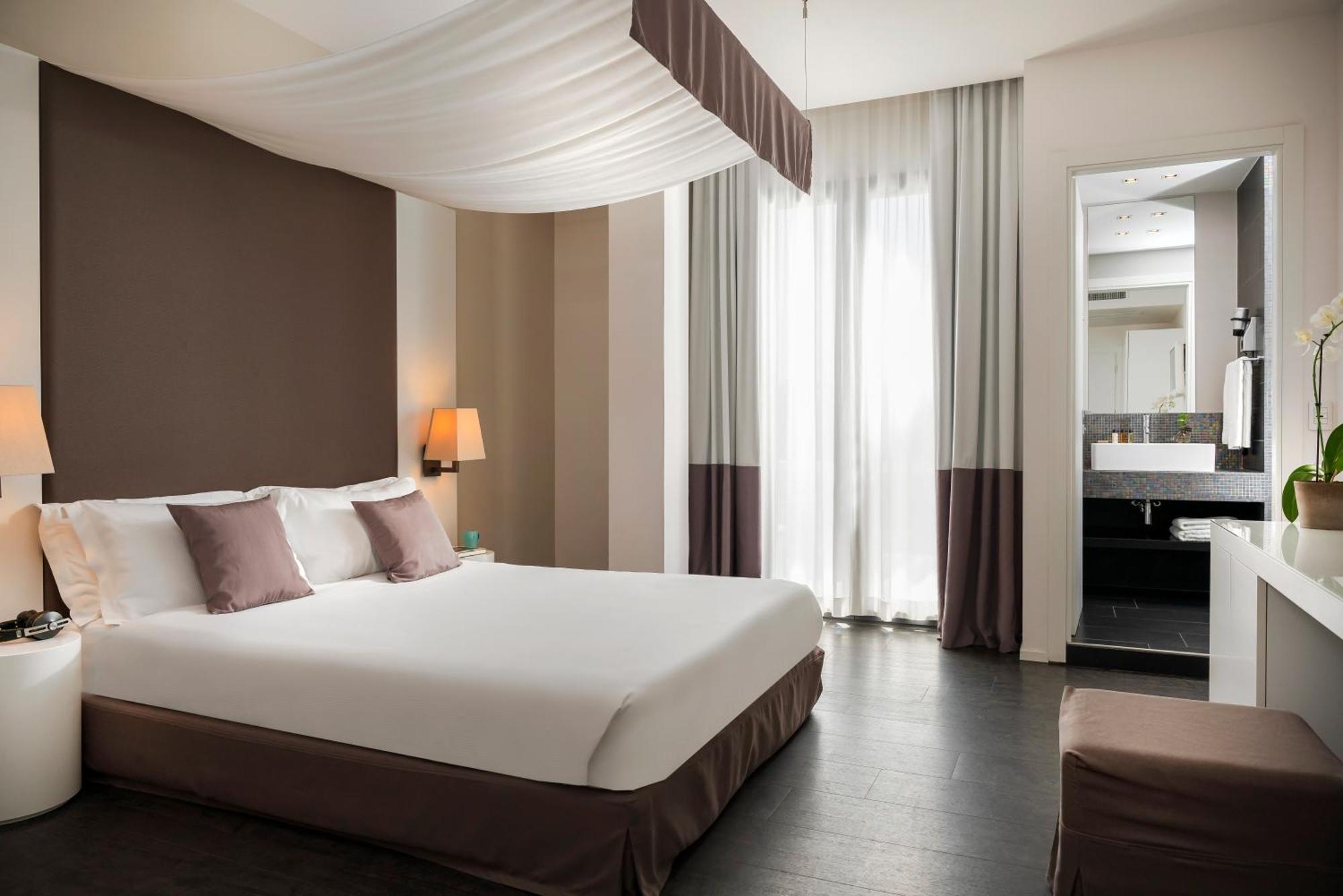 Hotel Ines Cattolica Extérieur photo