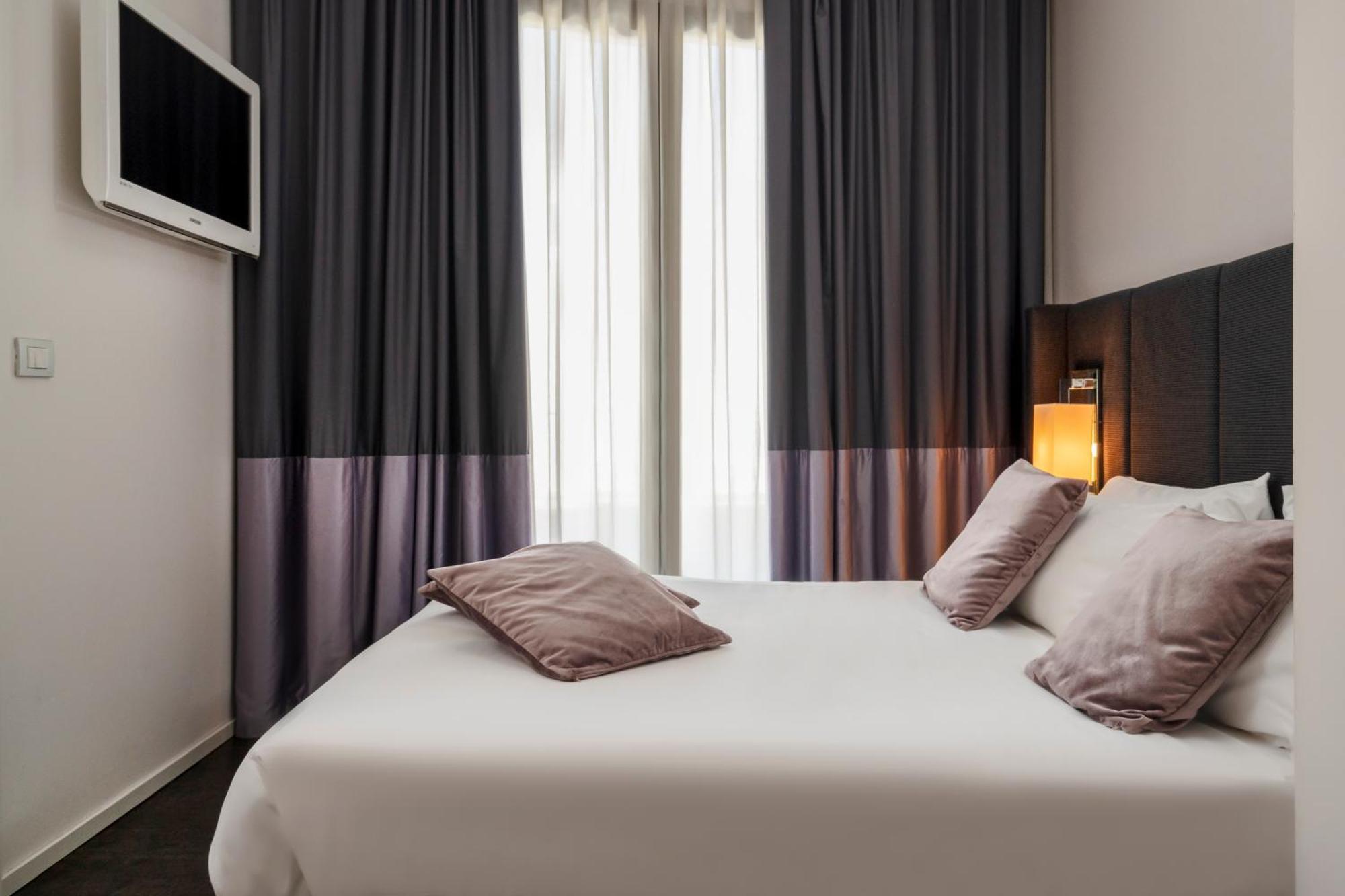 Hotel Ines Cattolica Extérieur photo